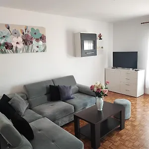 Apartman Eva, Pula
